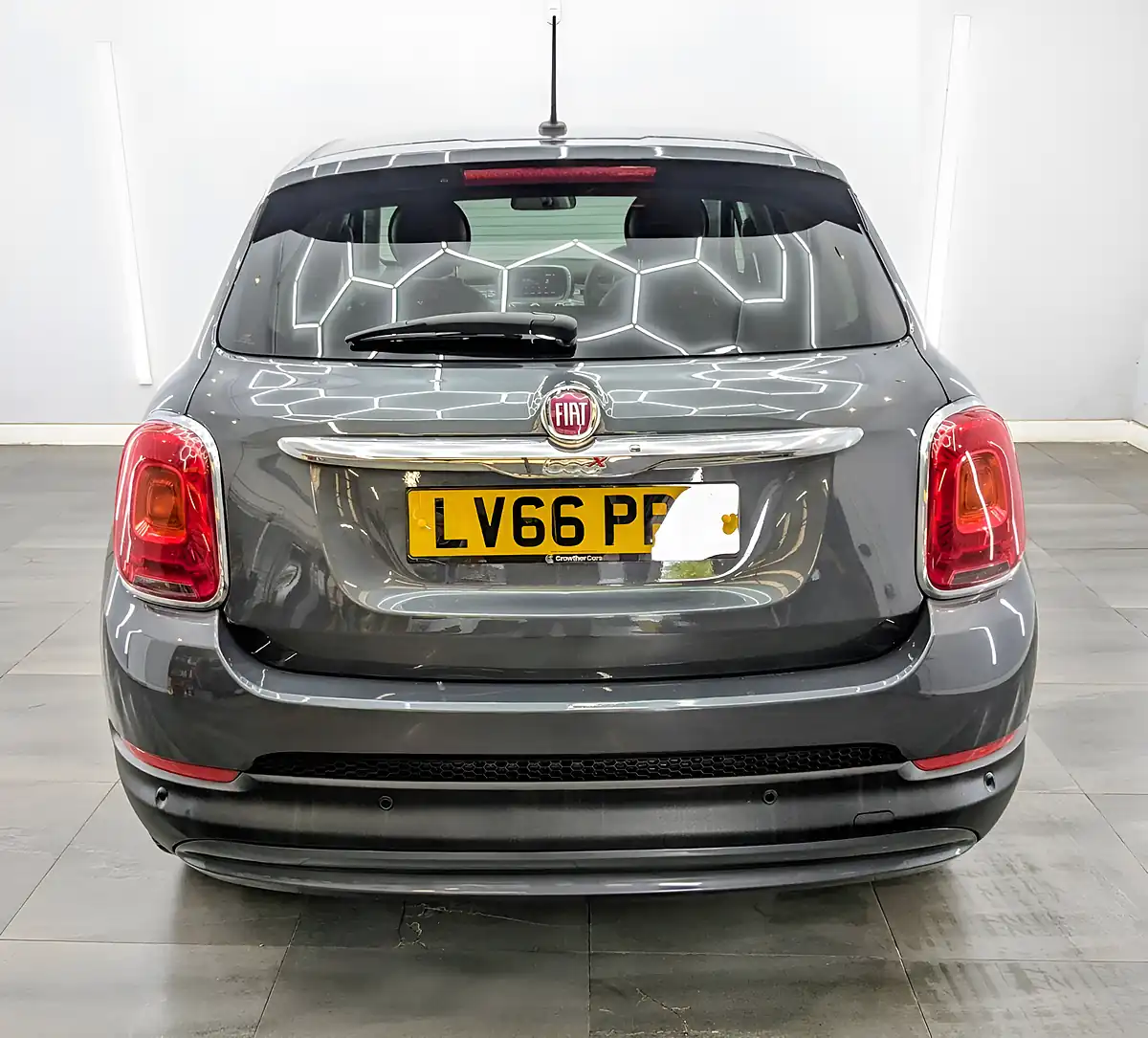 Used 2016 Fiat 500X Lounge Grey - Interior and Exterior details 7