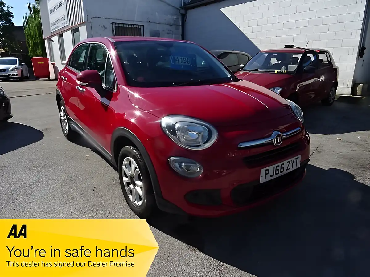 Used 2016 Fiat 500x Pop Red - Interior and Exterior details 3