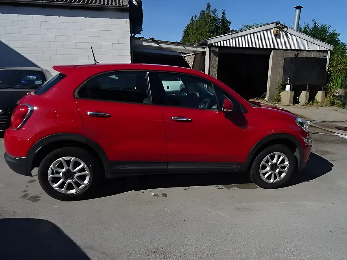Used 2016 Fiat 500x Pop Red - Interior and Exterior details 6