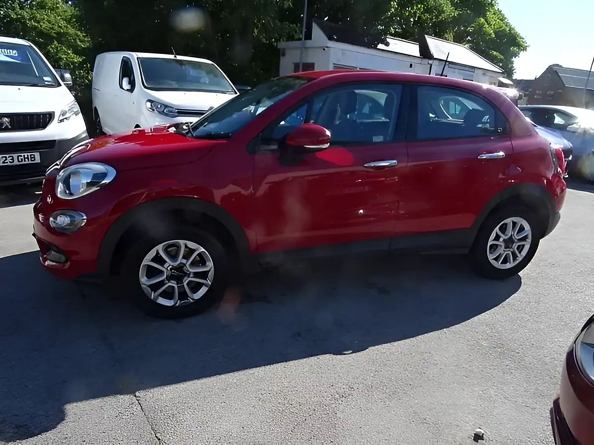 Used 2016 Fiat 500x Pop Red - Interior and Exterior details 9