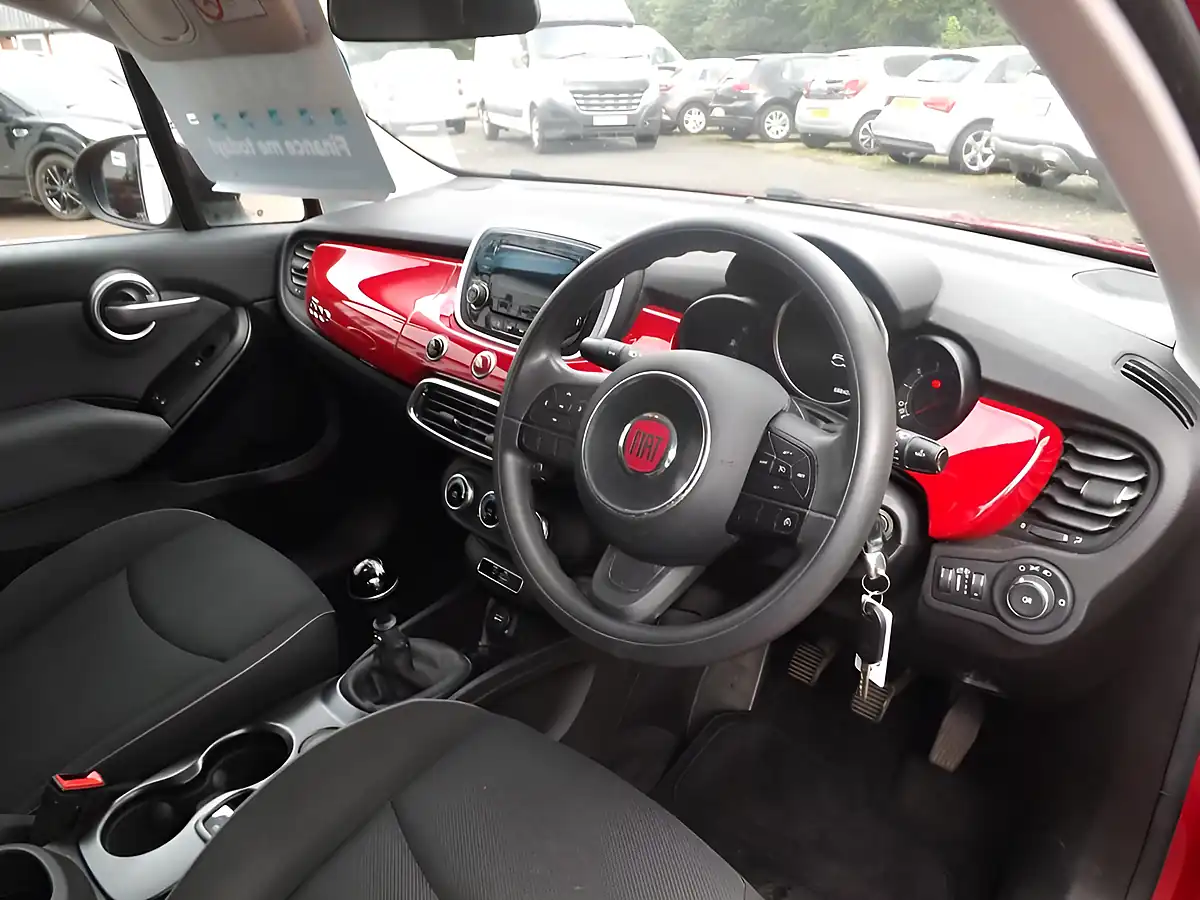 Used 2016 Fiat 500X Pop Red - Interior and Exterior details 12