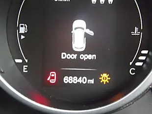 Used 2016 Fiat 500X Pop Red - Interior and Exterior details 13