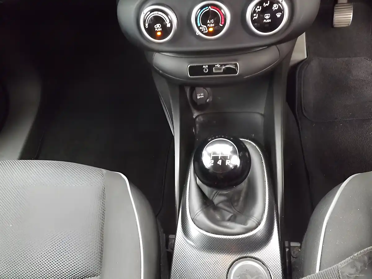 Used 2016 Fiat 500X Pop Red - Interior and Exterior details 16