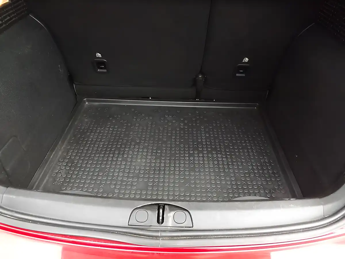 Used 2016 Fiat 500X Pop Red - Interior and Exterior details 6