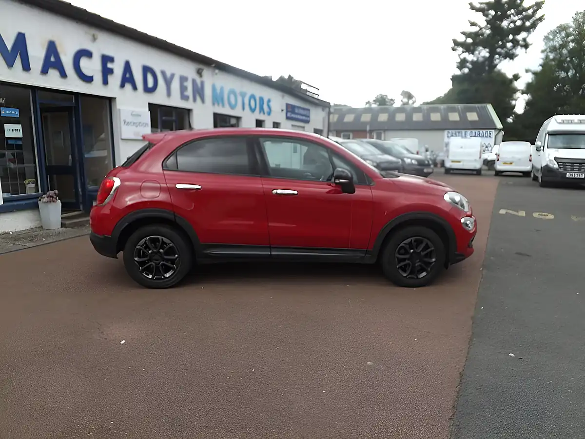 Used 2016 Fiat 500X Pop Red - Interior and Exterior details 8