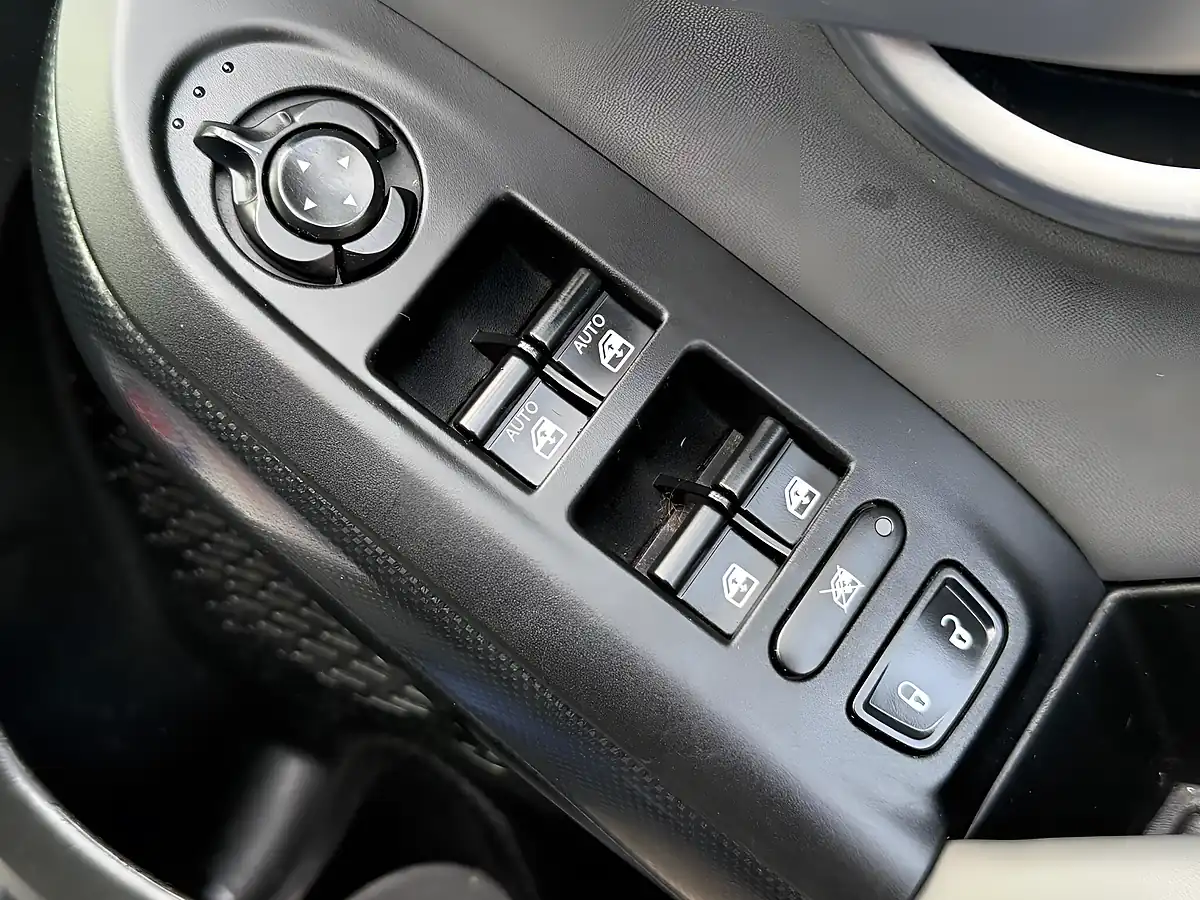 Used 2016 Fiat 500X Pop Star Blue - Interior and Exterior details 13
