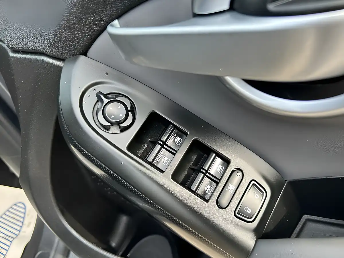 Used 2016 Fiat 500X Pop Star Grey - Interior and Exterior details 13