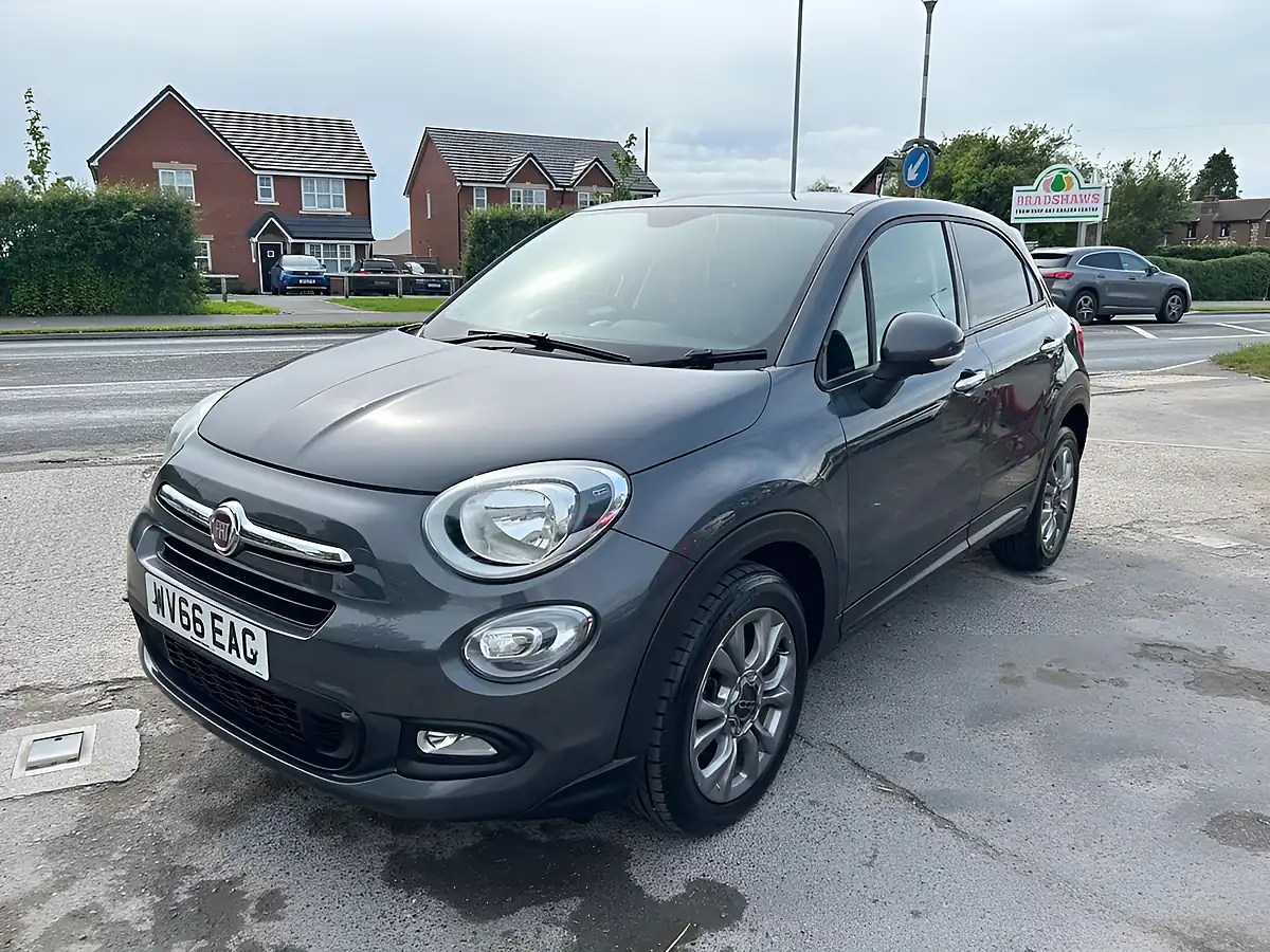 Used 2016 Fiat 500X Pop Star Grey - Interior and Exterior details 9