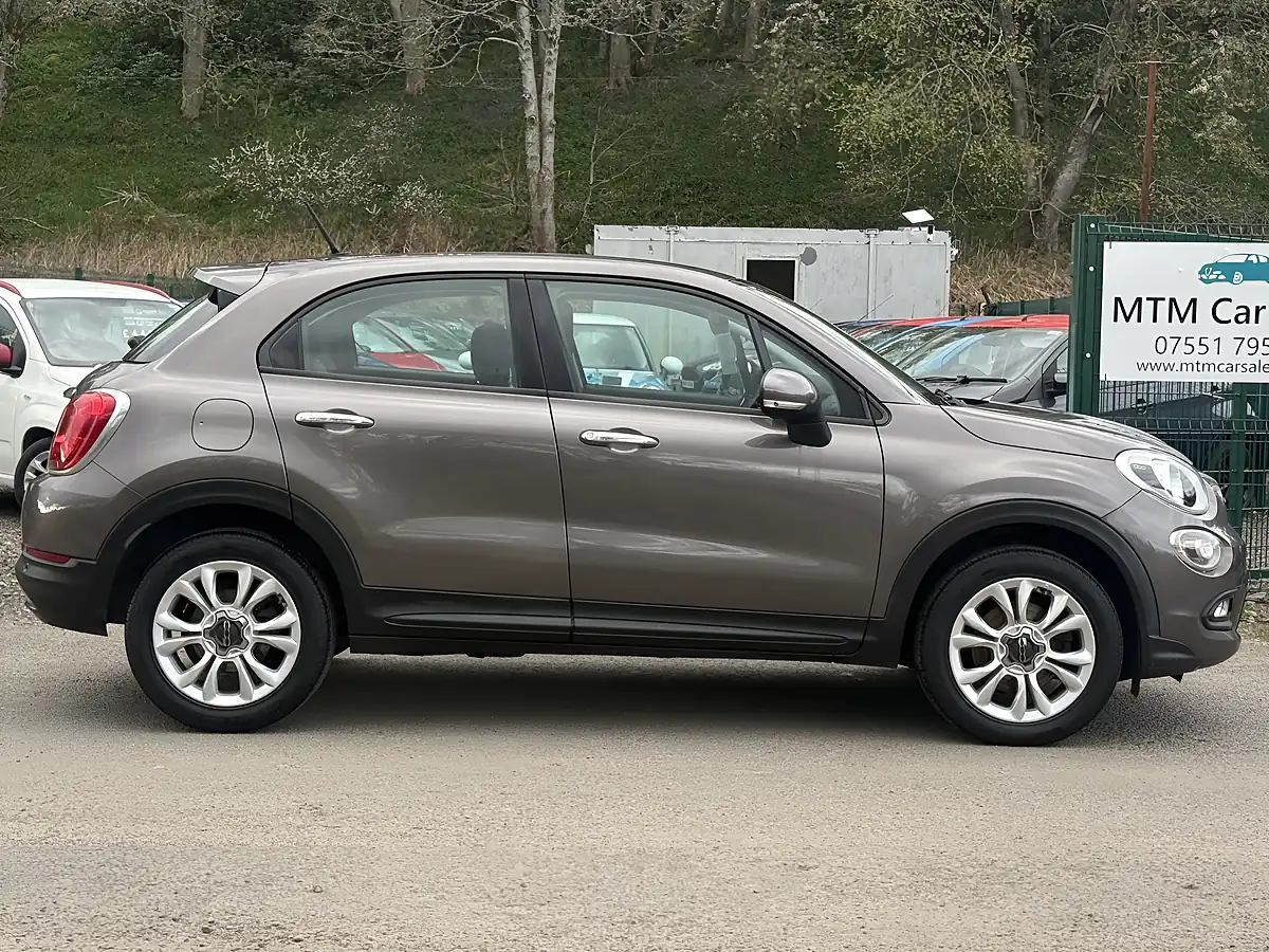 Used 2016 Fiat 500X Pop Star Magnetic Bronze - Interior and Exterior details 5