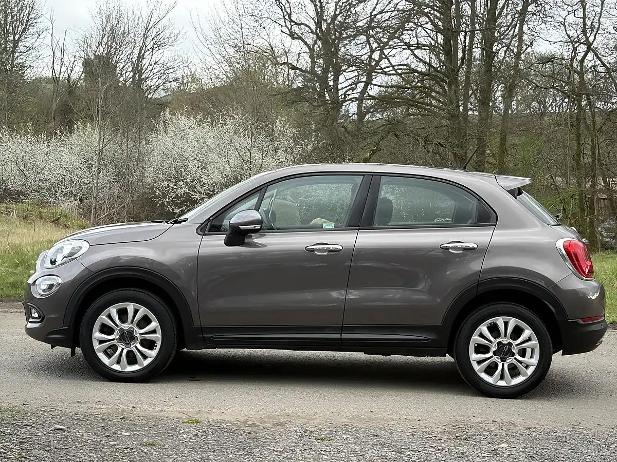 Used 2016 Fiat 500X Pop Star Magnetic Bronze - Interior and Exterior details 9