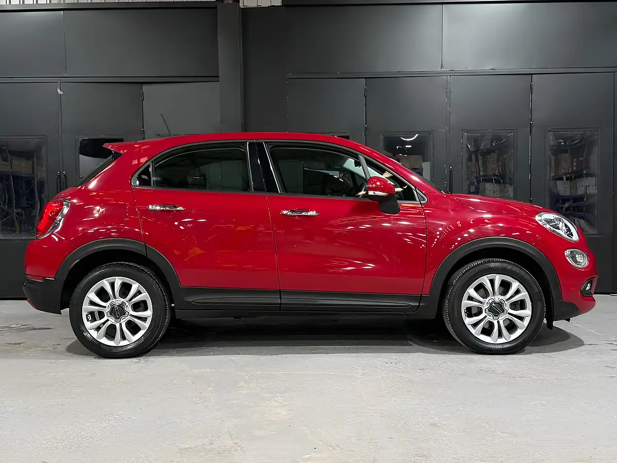 Used 2016 Fiat 500X Pop Star Red - Interior and Exterior details 4