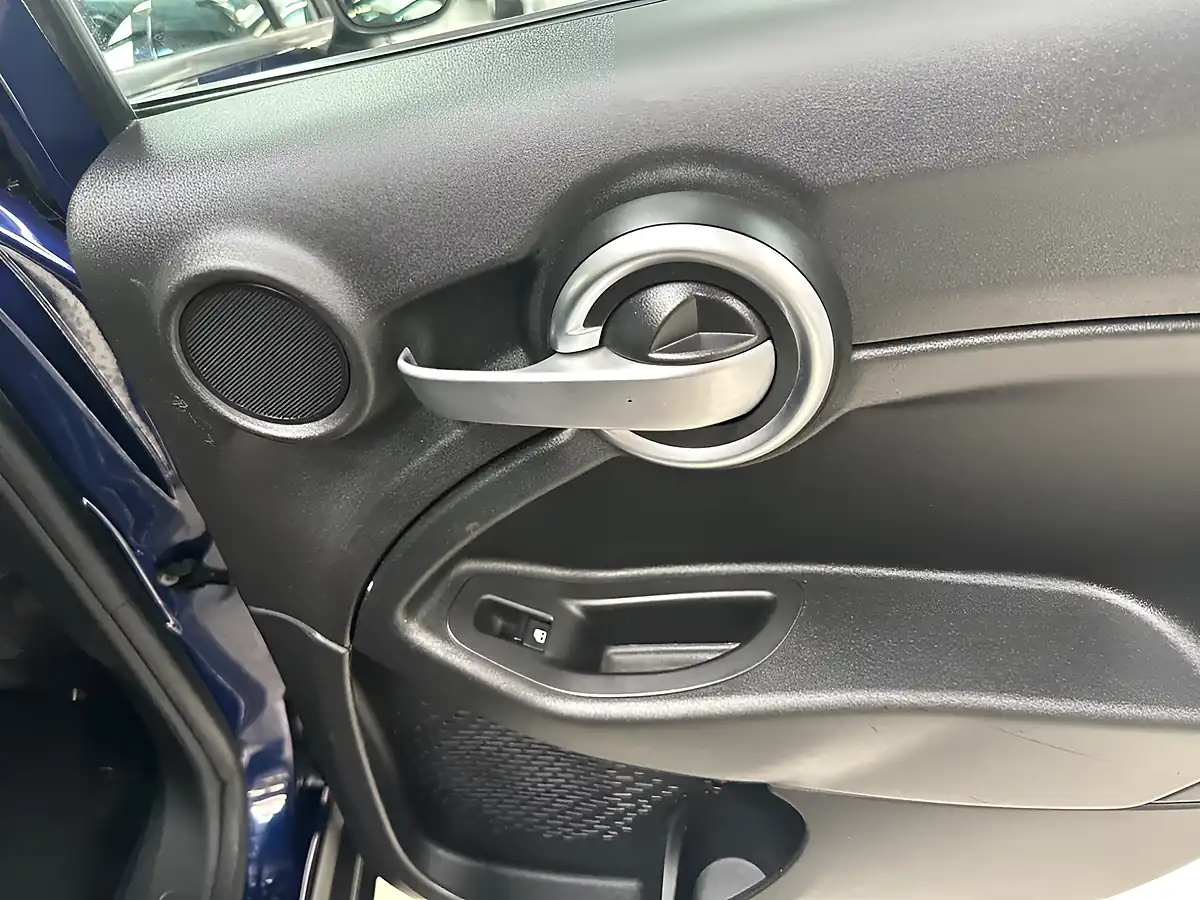 Used 2016 Fiat 500X Pop Star Venetia Blue - Interior and Exterior details 13