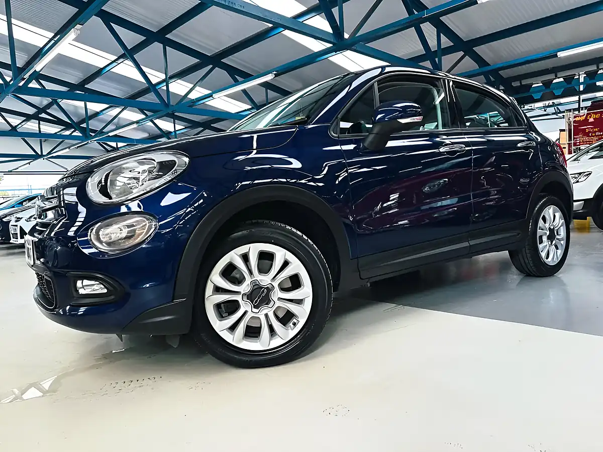 Used 2016 Fiat 500X Pop Star Venetia Blue - Interior and Exterior details 4