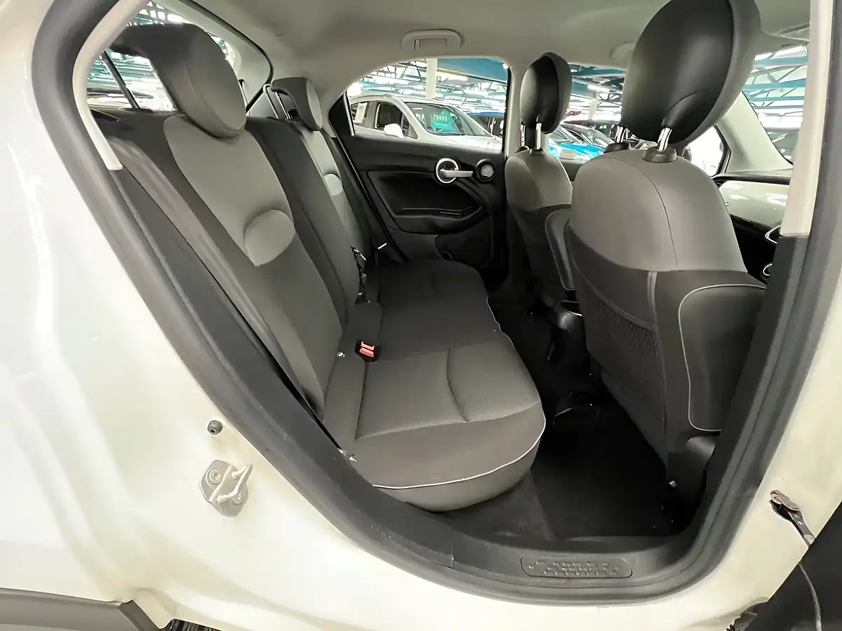 Used 2016 Fiat 500X Pop White - Interior and Exterior details 10