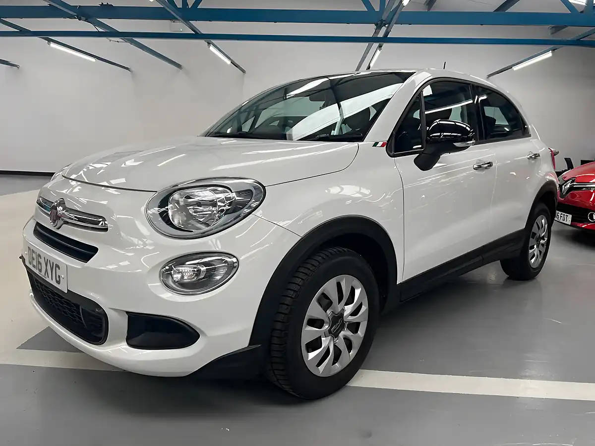 Used 2016 Fiat 500X Pop White - Interior and Exterior details 2
