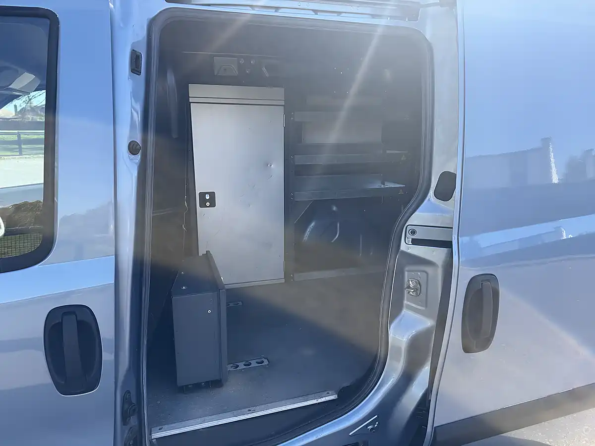 Used 2016 Fiat Doblo Cargo Blue - Interior and Exterior details 13