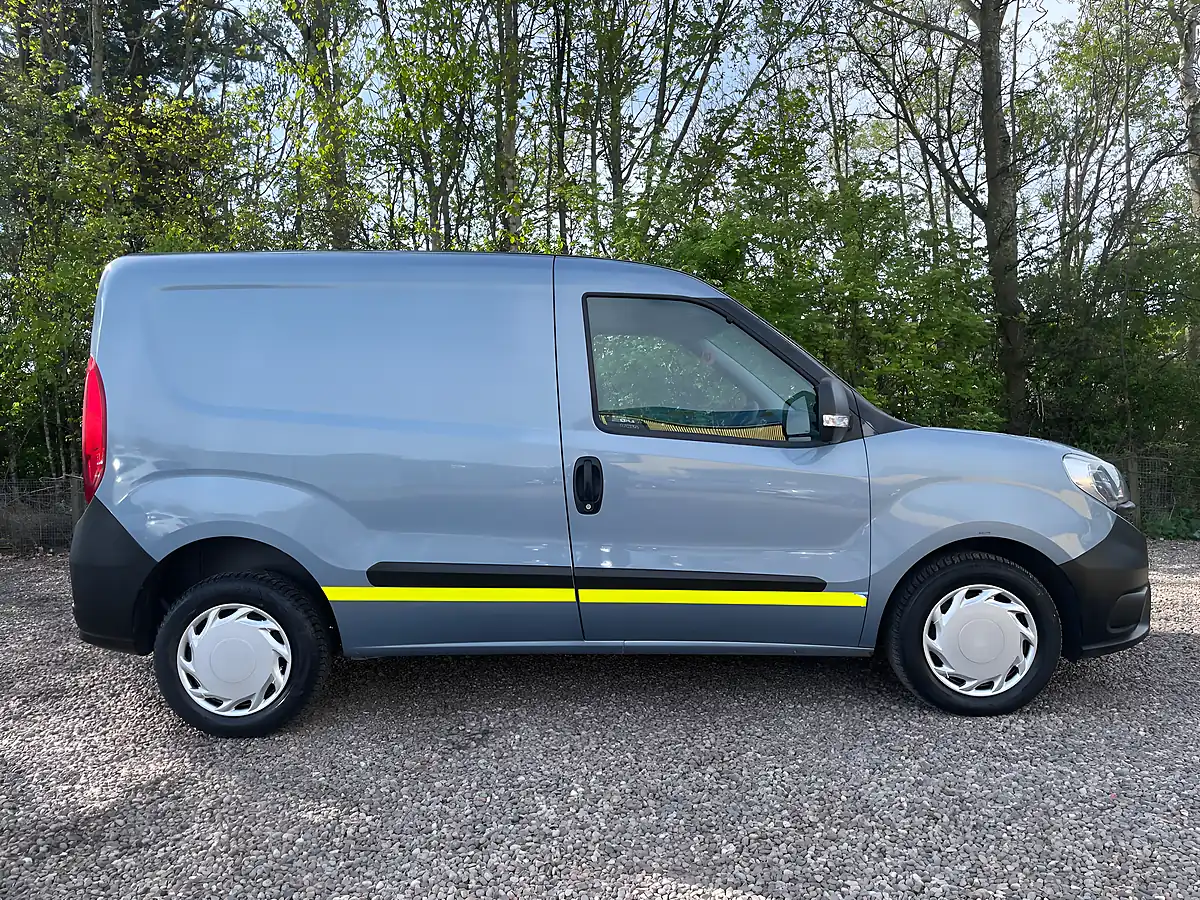 Used 2016 Fiat Doblo Panel Van L1 H1 Blue - Interior and Exterior details 5