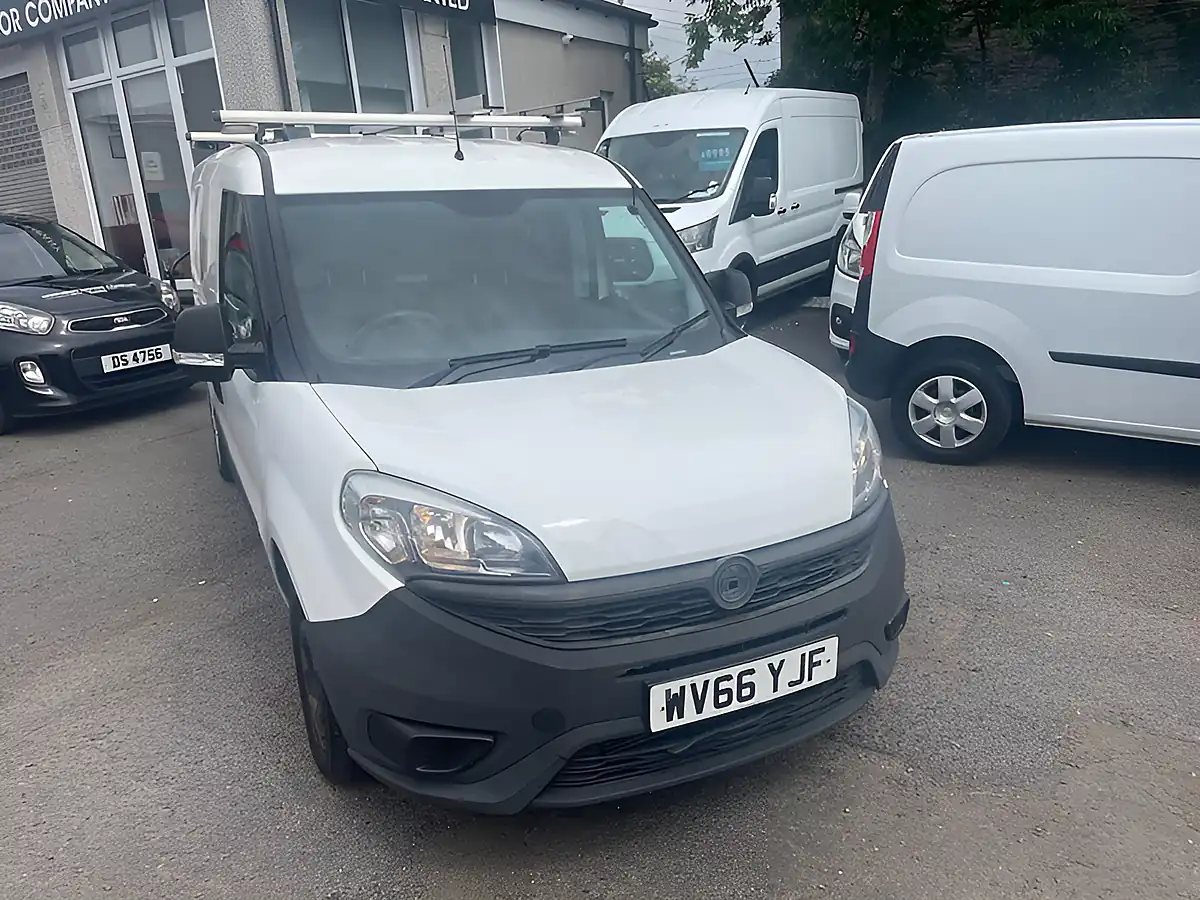 Used 2016 Fiat Doblo Panel Van White - Interior and Exterior details 12