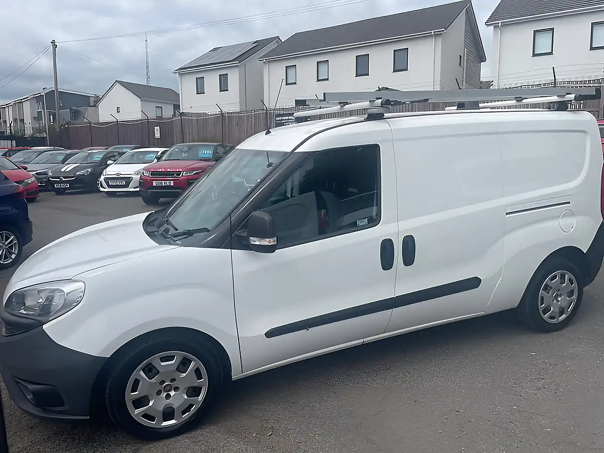 Used 2016 Fiat Doblo Panel Van White - Interior and Exterior details 16
