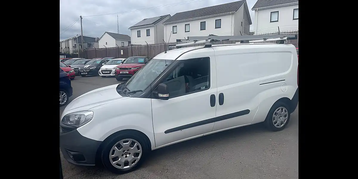 Used 2016 Fiat Doblo Panel Van White - Interior and Exterior details 5