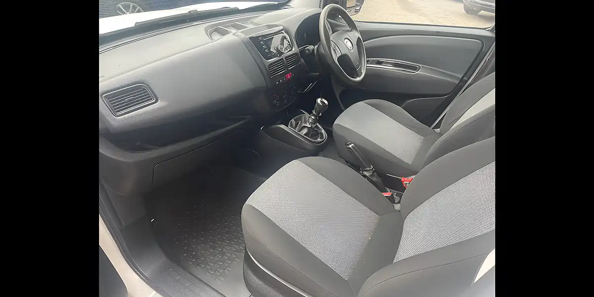 Used 2016 Fiat Doblo Panel Van White - Interior and Exterior details 6