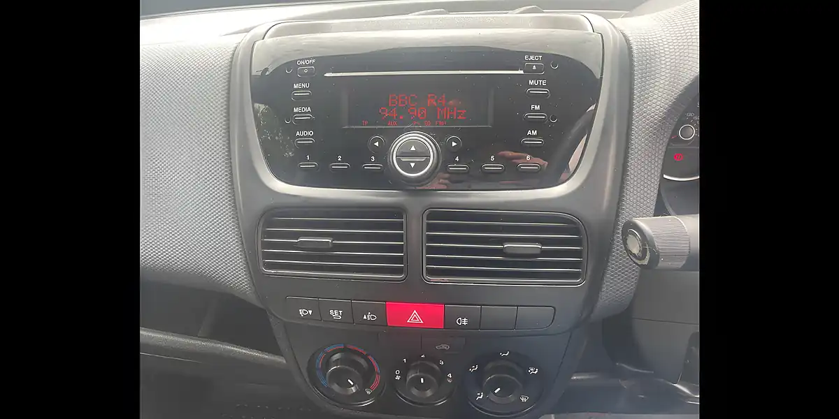 Used 2016 Fiat Doblo Panel Van White - Interior and Exterior details 7