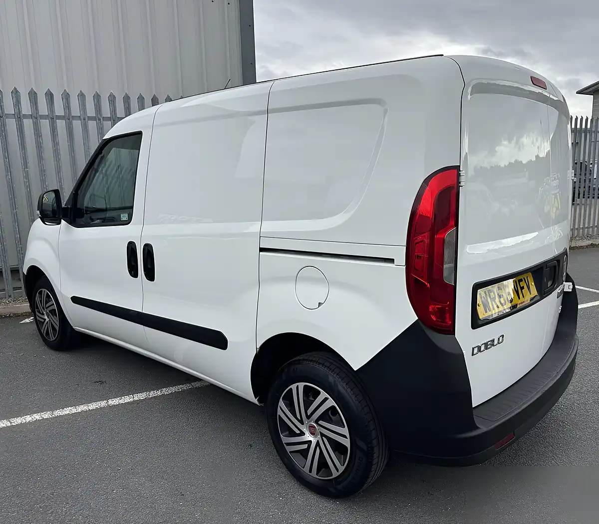 Used 2016 Fiat Doblo Panel Van White - Interior and Exterior details 4