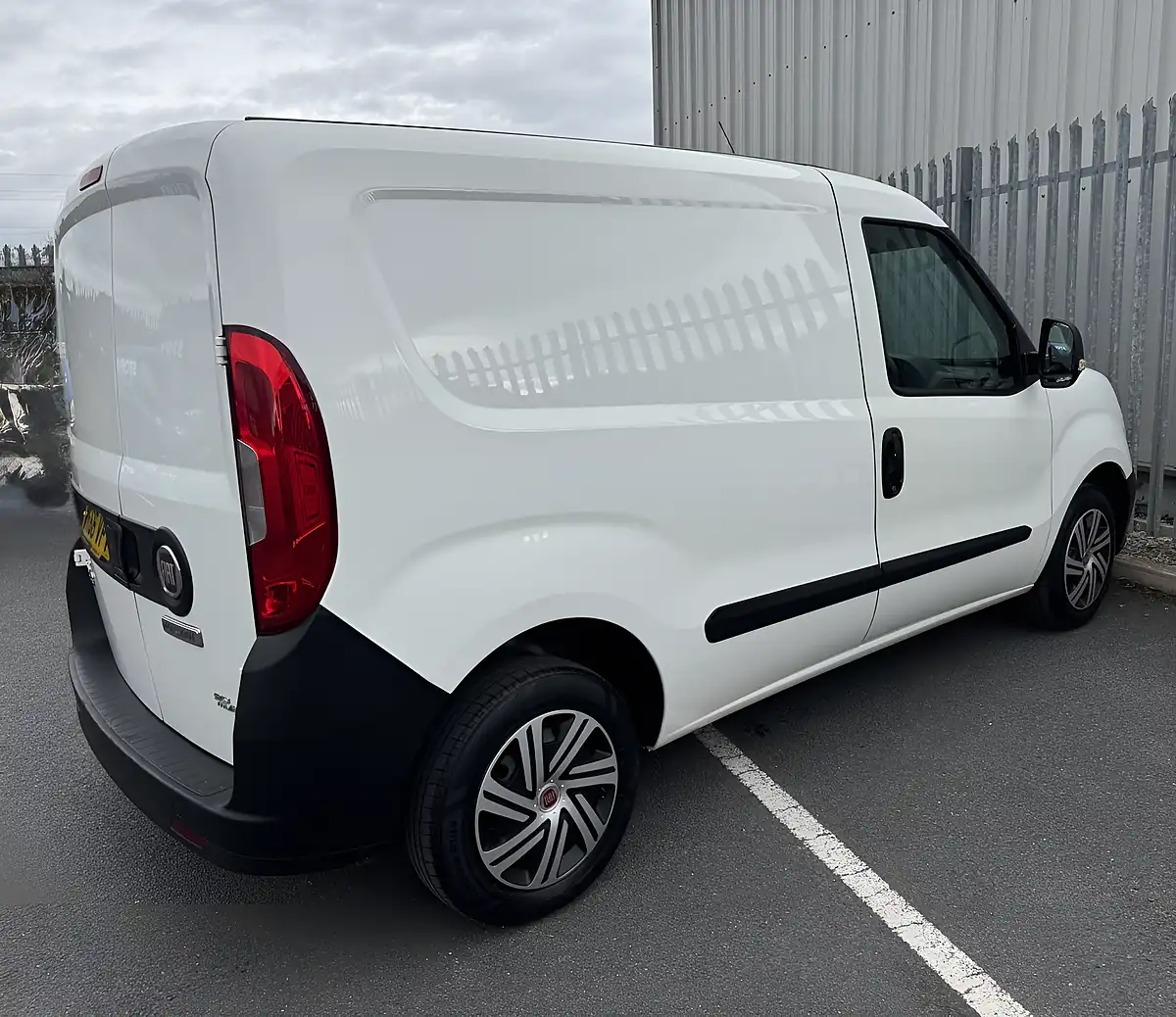 Used 2016 Fiat Doblo Panel Van White - Interior and Exterior details 5