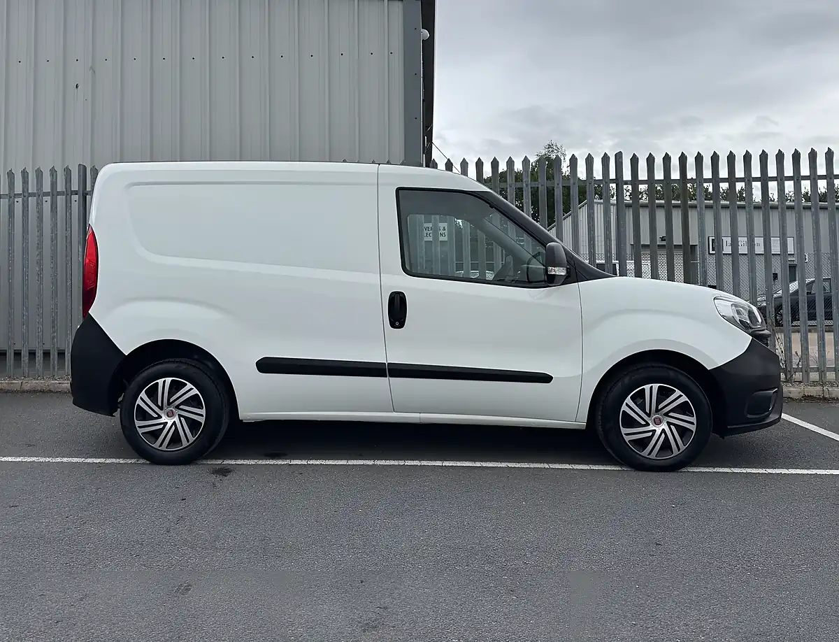 Used 2016 Fiat Doblo Panel Van White - Interior and Exterior details 7