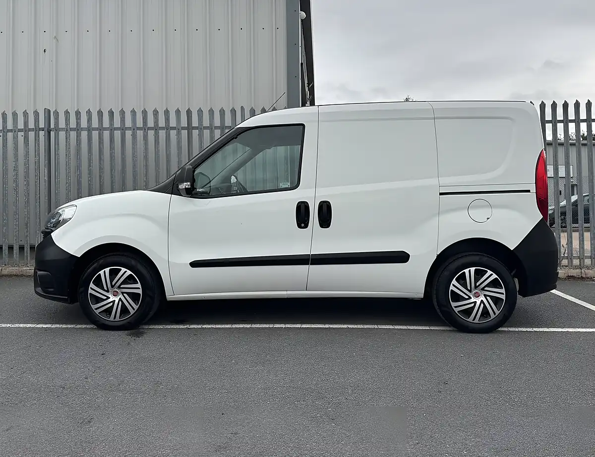 Used 2016 Fiat Doblo Panel Van White - Interior and Exterior details 8