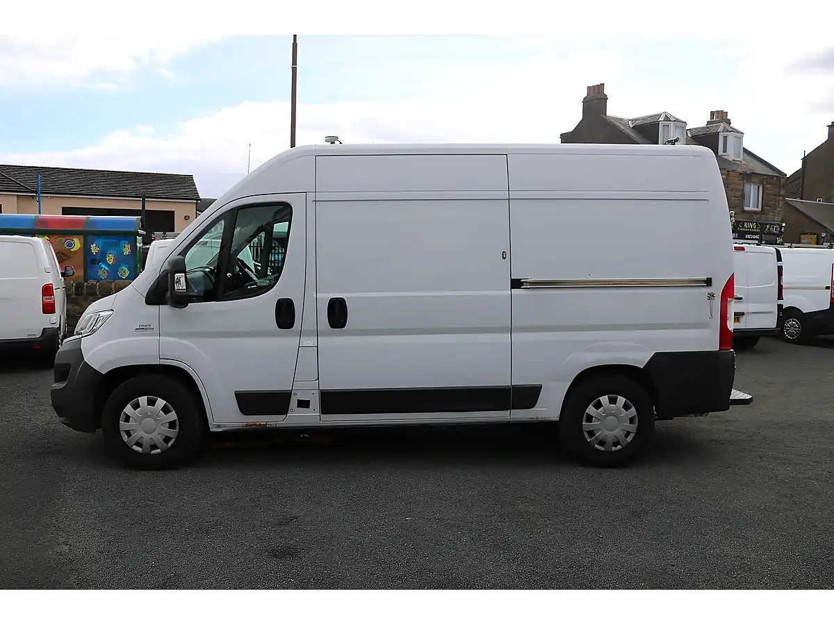 Used 2016 Fiat Ducato Mwb White - Interior and Exterior details 4