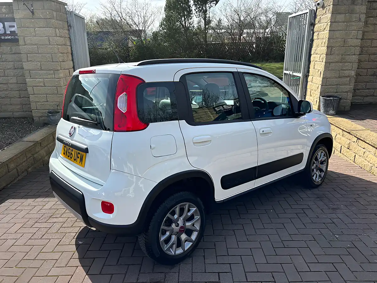 Used 2016 Fiat Panda 4X4 White - Interior and Exterior details 11