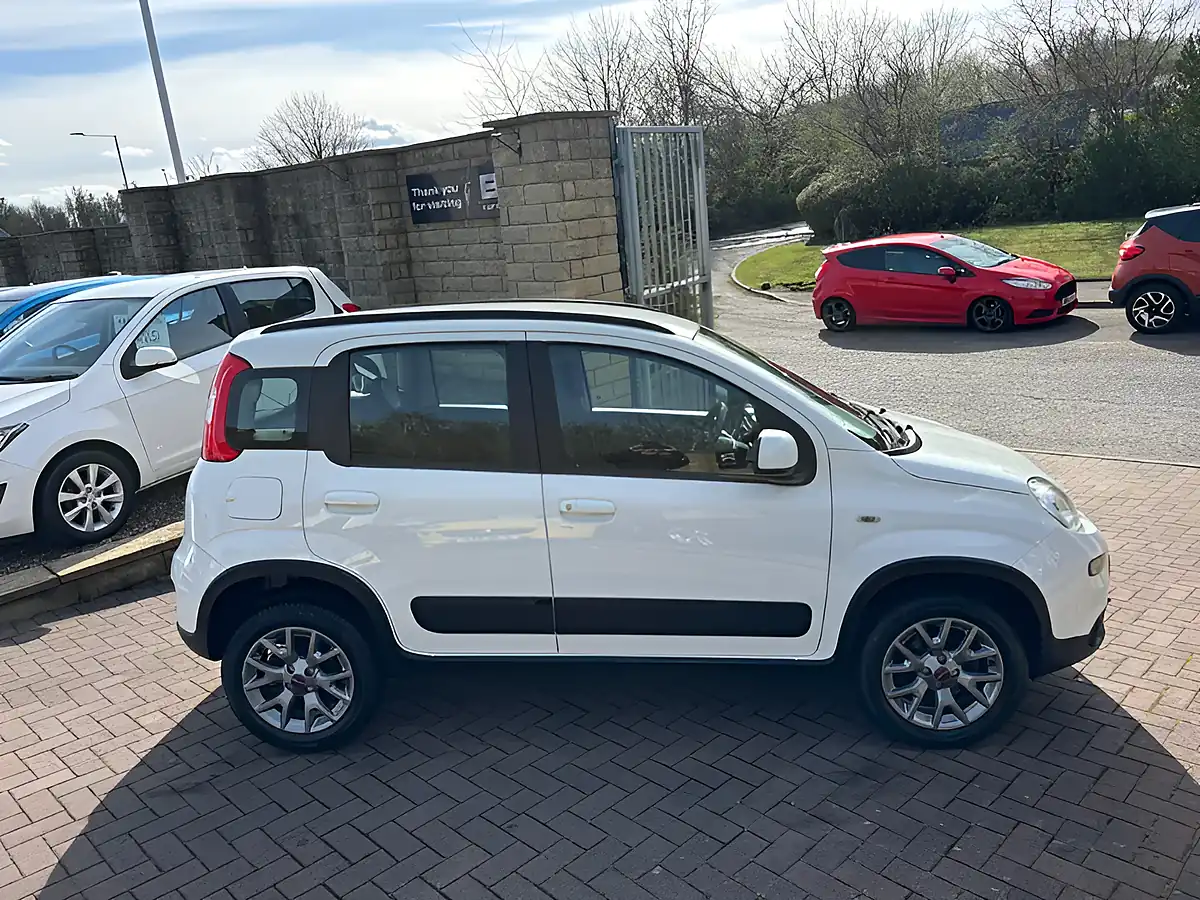 Used 2016 Fiat Panda 4X4 White - Interior and Exterior details 13