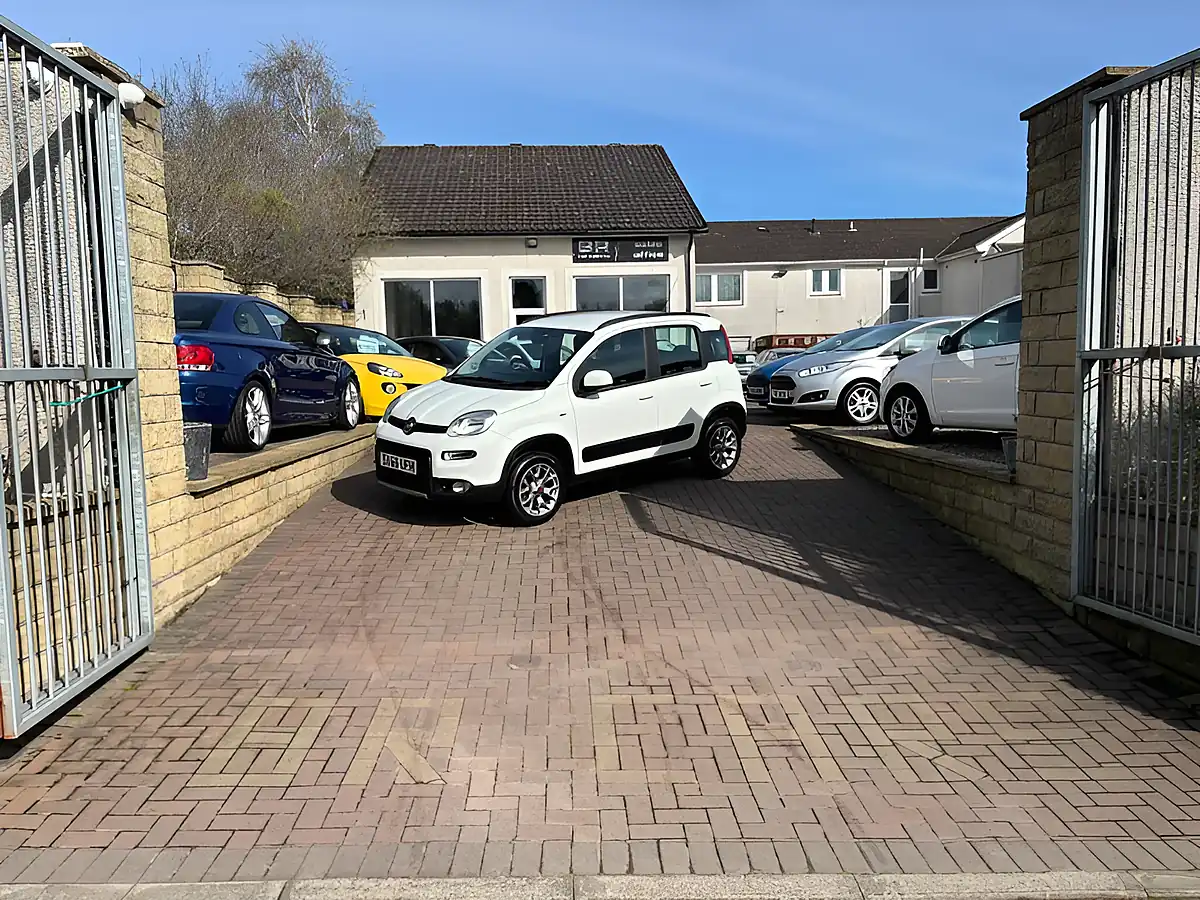 Used 2016 Fiat Panda 4X4 White - Interior and Exterior details 3