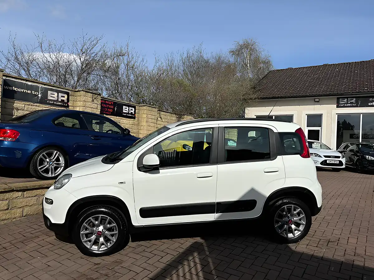 Used 2016 Fiat Panda 4X4 White - Interior and Exterior details 5
