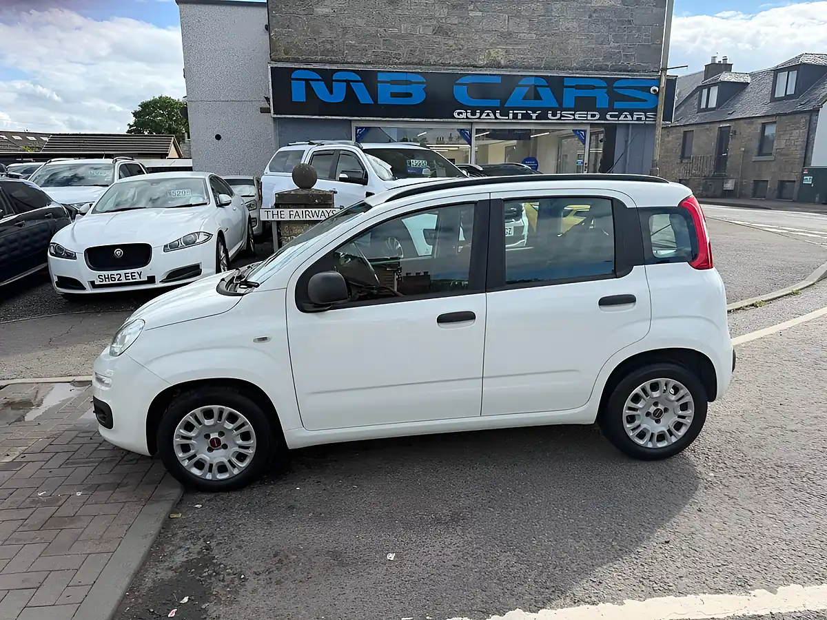 Used 2016 Fiat Panda Easy White - Front View