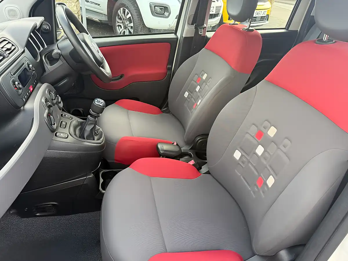 Used 2016 Fiat Panda Easy White - Interior and Exterior details 10