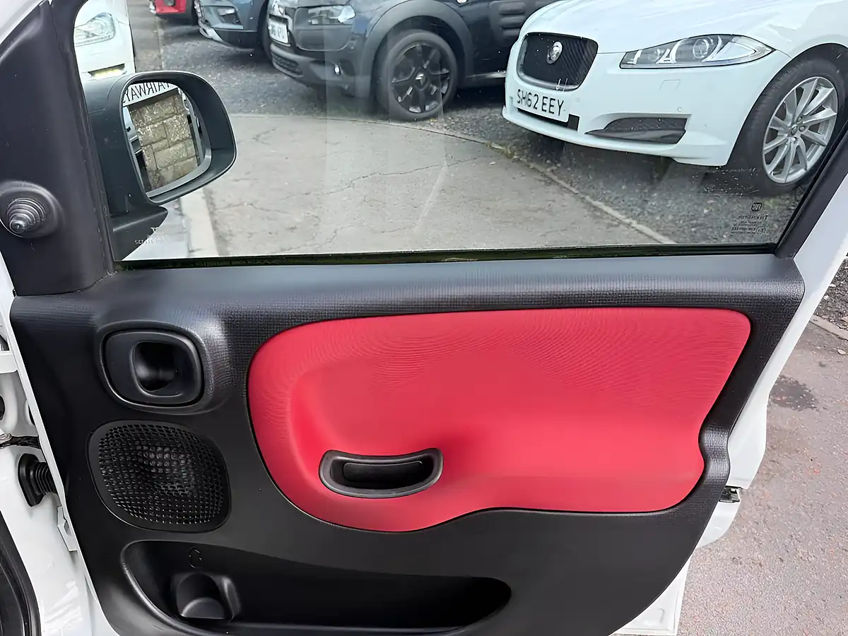 Used 2016 Fiat Panda Easy White - Interior and Exterior details 11