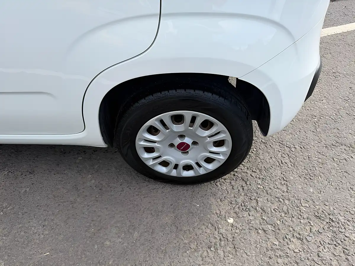 Used 2016 Fiat Panda Easy White - Interior and Exterior details 18