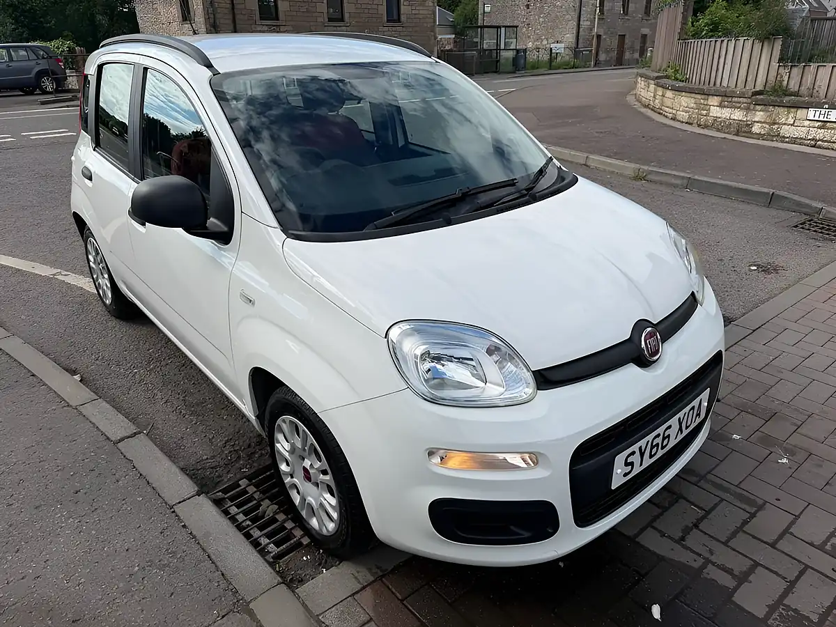 Used 2016 Fiat Panda Easy White - Interior and Exterior details 4