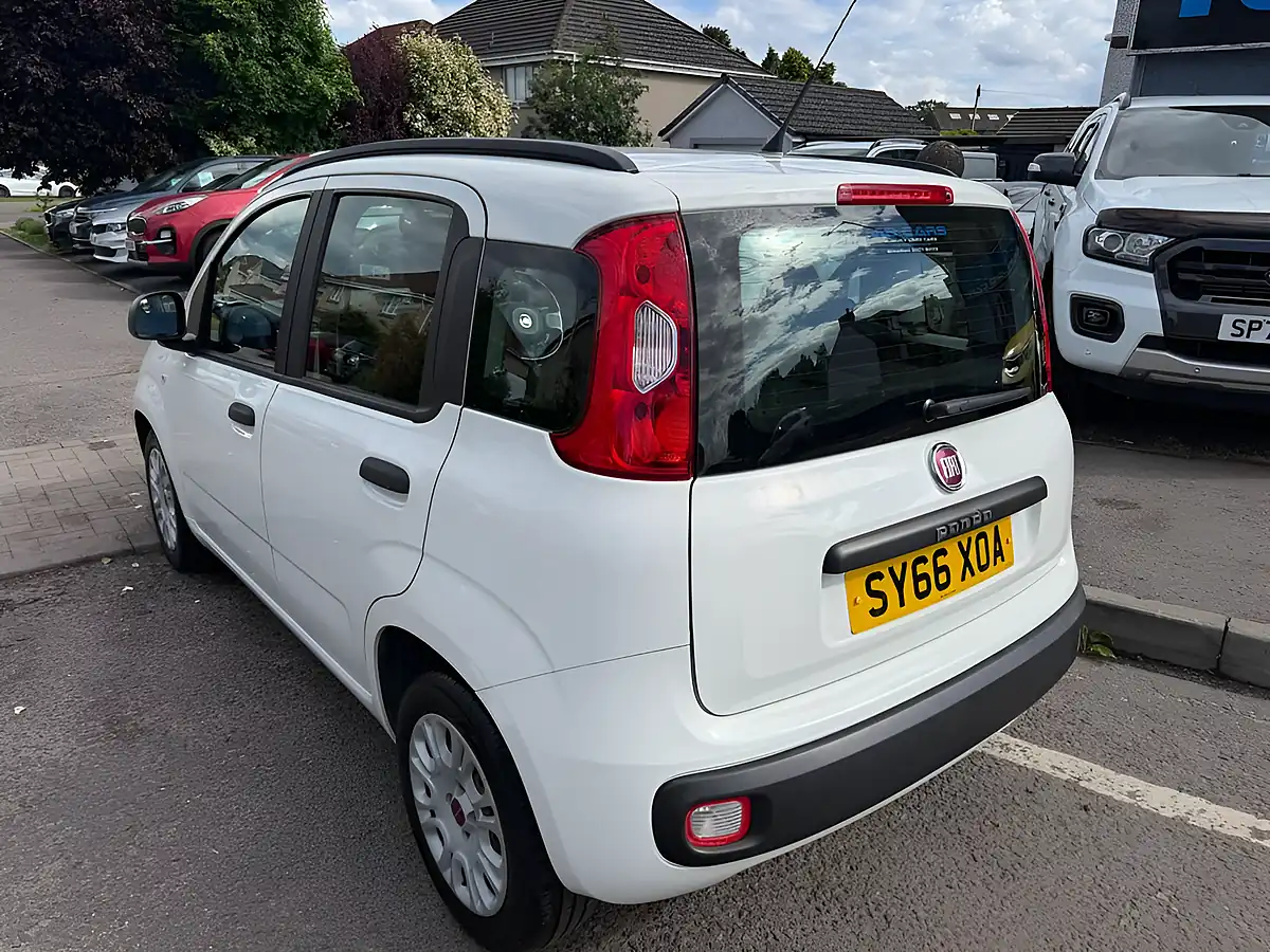 Used 2016 Fiat Panda Easy White - Interior and Exterior details 5