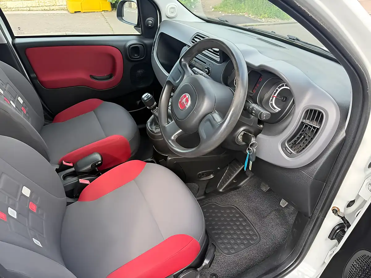Used 2016 Fiat Panda Easy White - Interior and Exterior details 8