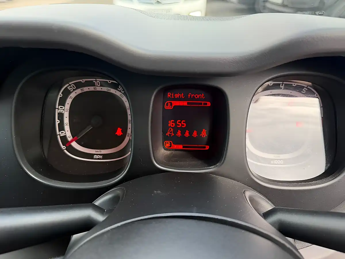 Used 2016 Fiat Panda Easy White - Interior and Exterior details 9