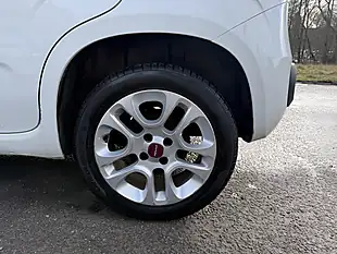 Used 2016 Fiat Panda Easy White - Interior and Exterior details 12