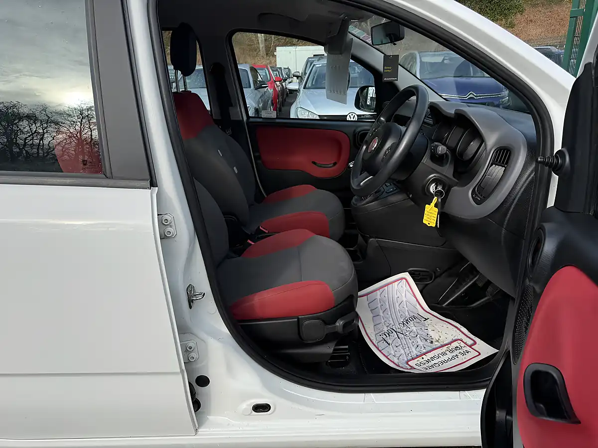 Used 2016 Fiat Panda Easy White - Interior and Exterior details 16