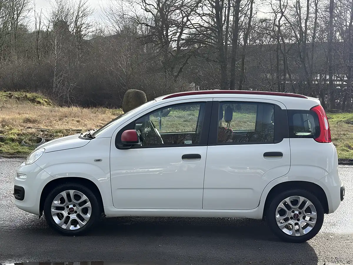 Used 2016 Fiat Panda Easy White - Interior and Exterior details 9