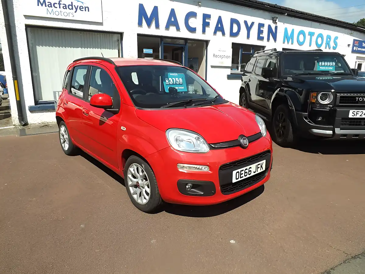 Used 2016 Fiat Panda Lounge Red - Front View