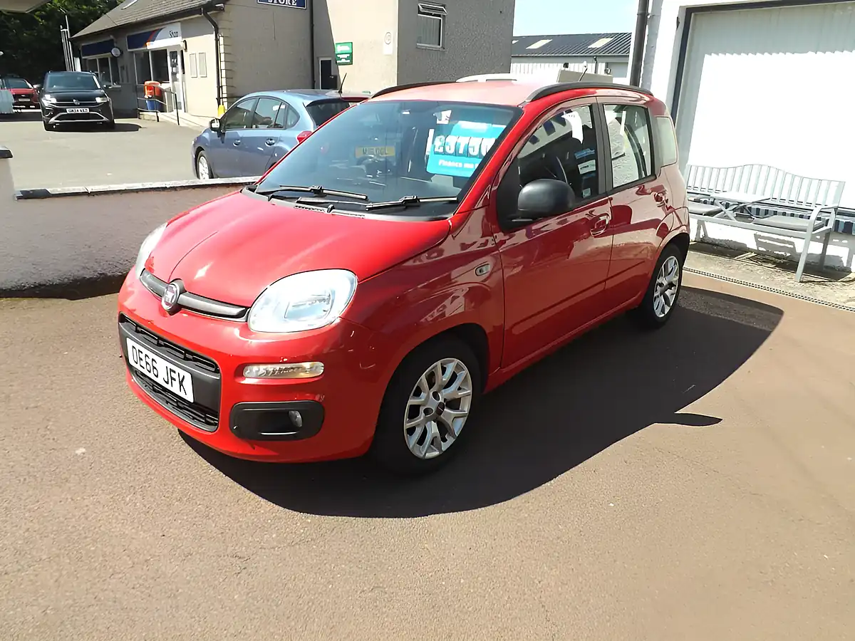 Used 2016 Fiat Panda Lounge Red - Interior and Exterior details 3