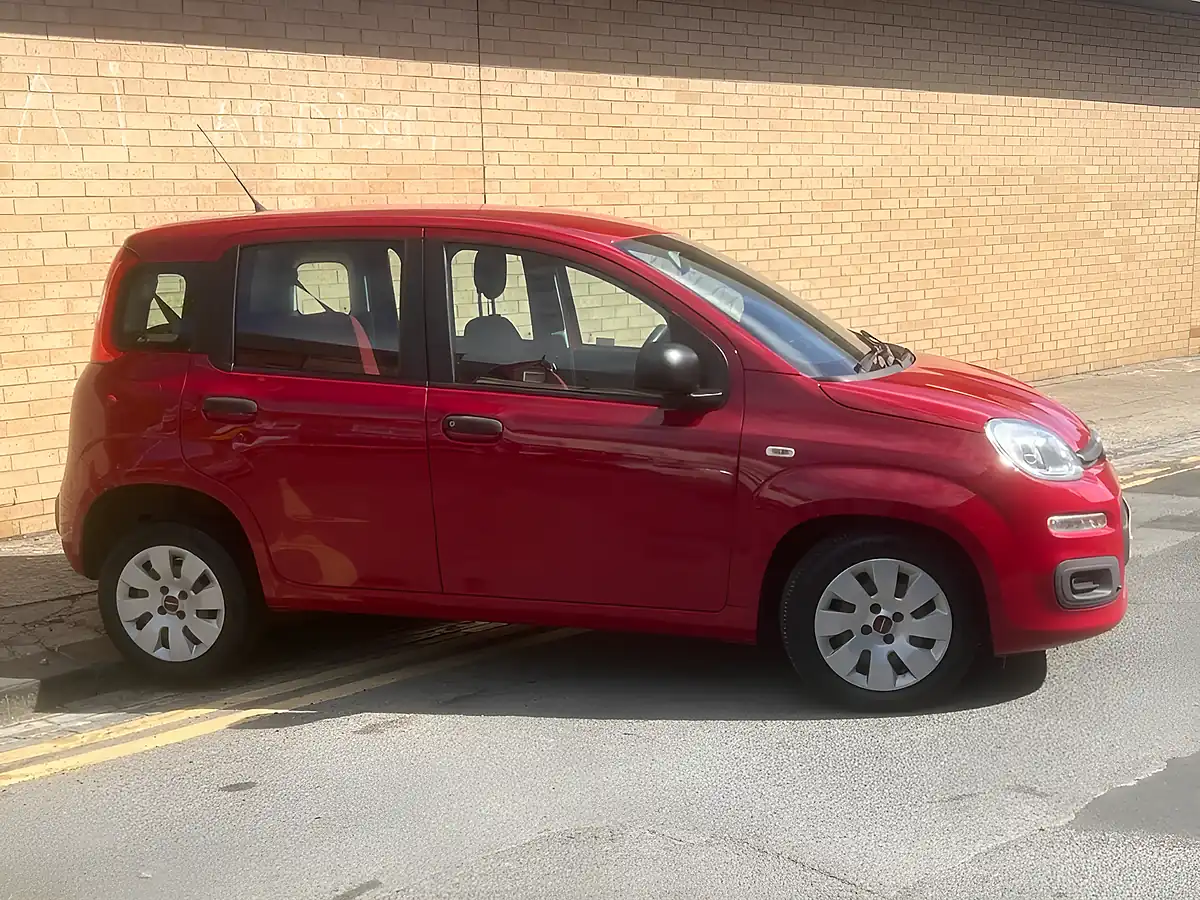Used 2016 Fiat Panda Pop Red - Interior and Exterior details 4