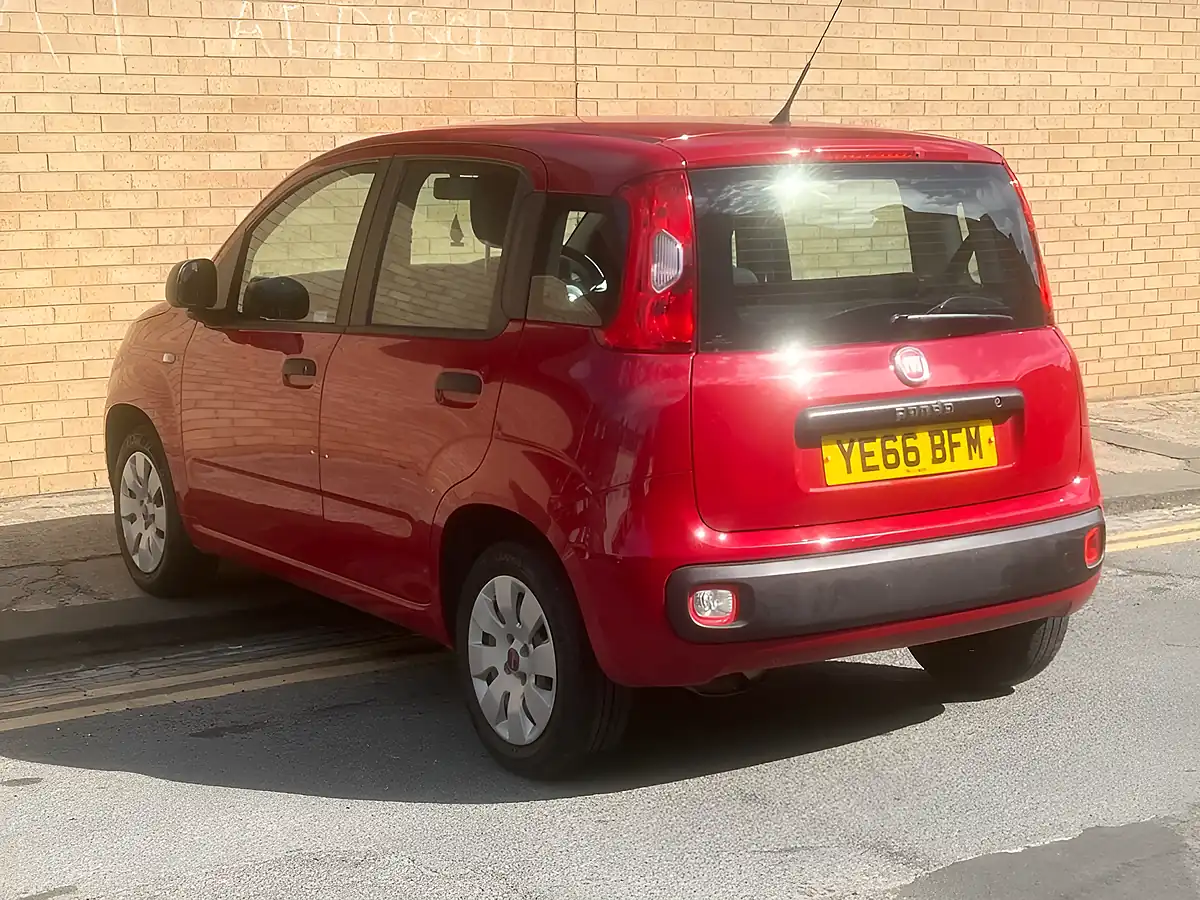 Used 2016 Fiat Panda Pop Red - Interior and Exterior details 7
